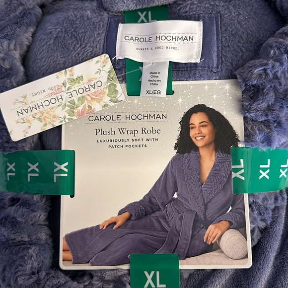 NWT Carole Hochman plush wrap robe with pockets, bluish purple color - Picture 2 of 6